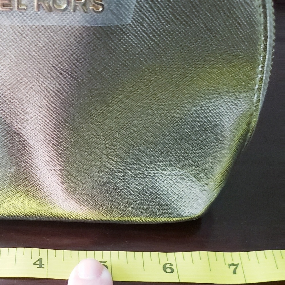 Michael Khors Cosmetic Case - Picture 3 of 6